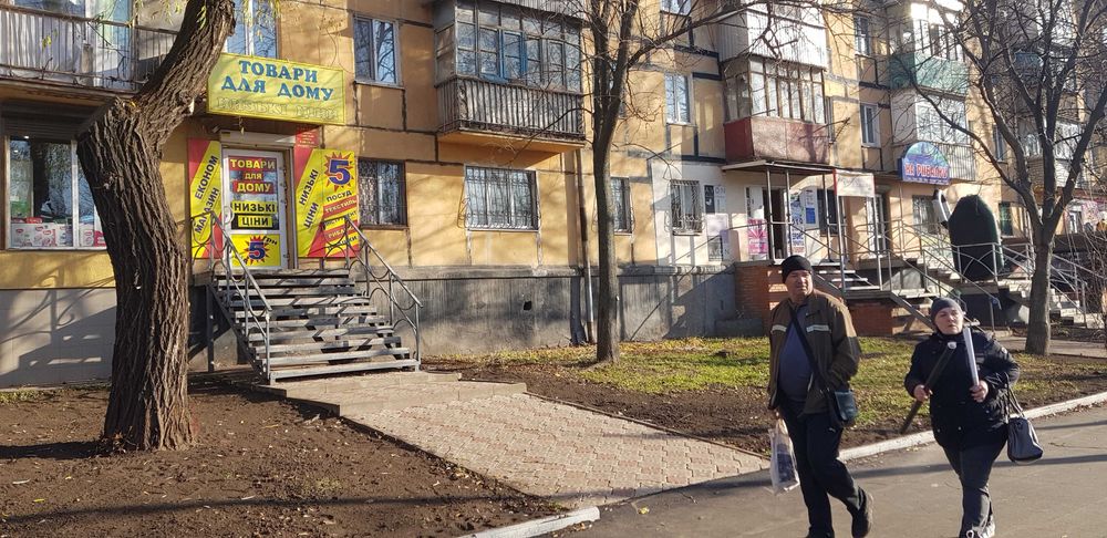 ОРЕНДА 15 м2 - фасадне приміщення, МАГАЗИН навпроти зупинки 173 квартал, вул. Е. Фукса 55