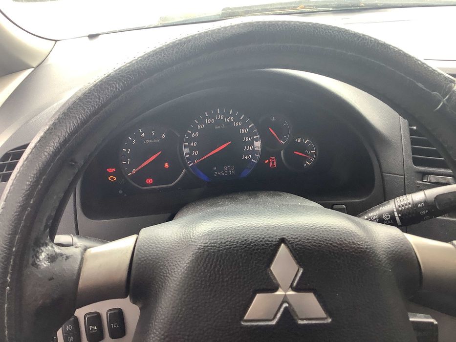 Mitsubishi Grandis 2.0 DI-D - Para peças