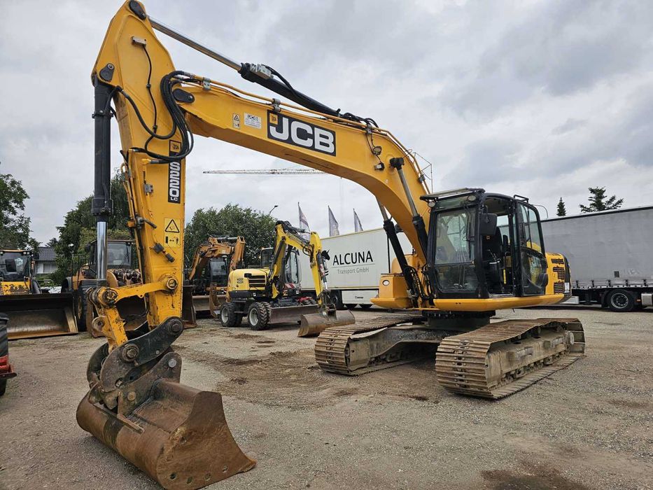 Послуги екскаватора, міні-екскаватора, гідромолот, ямобур, самоскид.