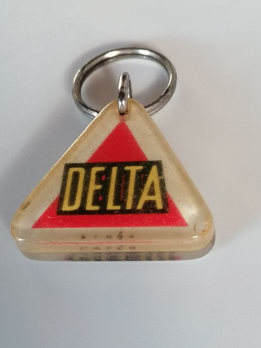 Porta-chaves antigo em acrílico com publicidade dos Cafés Delta

Tenh