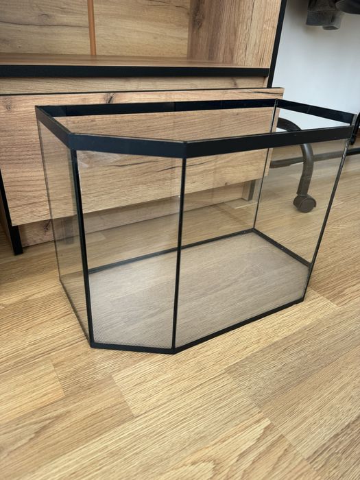 Продаю акваріум в хорошому стані