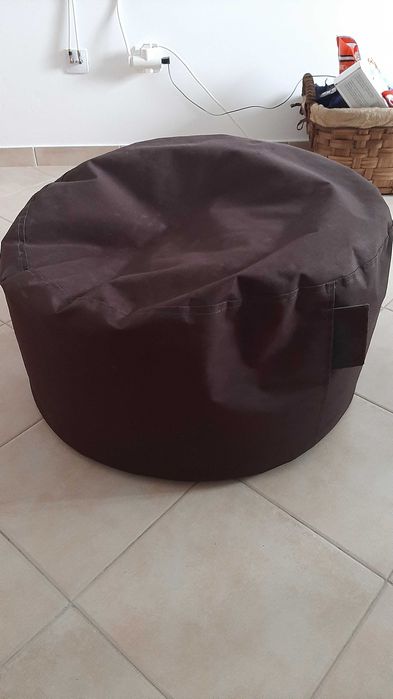 Puff em tecido castanho