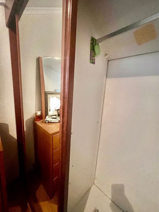 Roupeiro , 2 Módulos Gavetas , 4 Portas Correr , 2 Espelhos