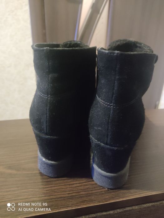 Продам зимние ботинки