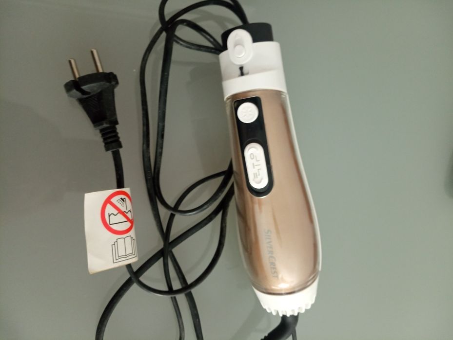 secador e modelador de cabelo. Sem acessórios mas em excelente estado