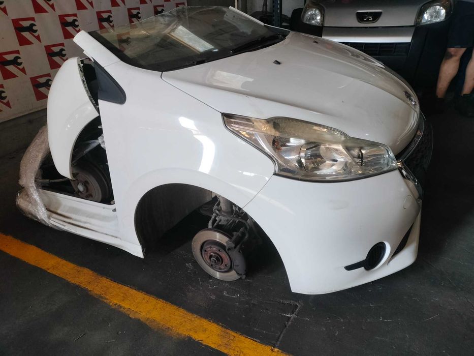 Frente Completa Peugeot 208 1.0i 2012 #F50