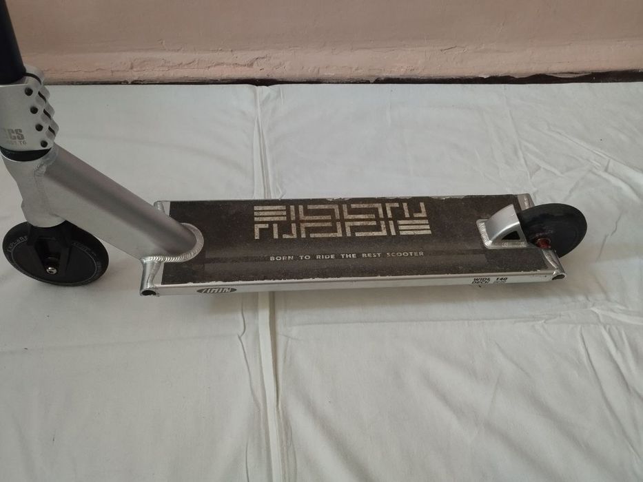 Продам трюковий самокат Explore ZOOM II (LIGHT GRAY / срібло)