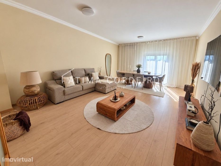 Excelente Apartamento T2 remodelado com parqueamento em ótima local...