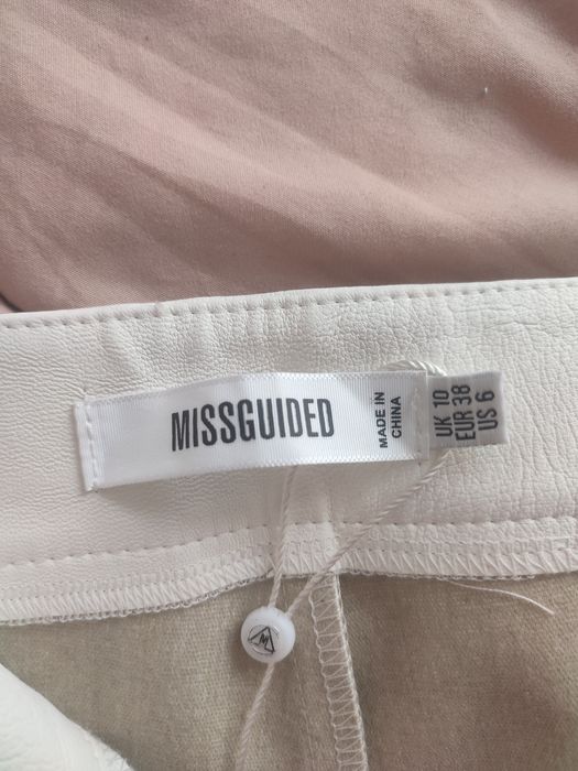 Продам костюм брючный