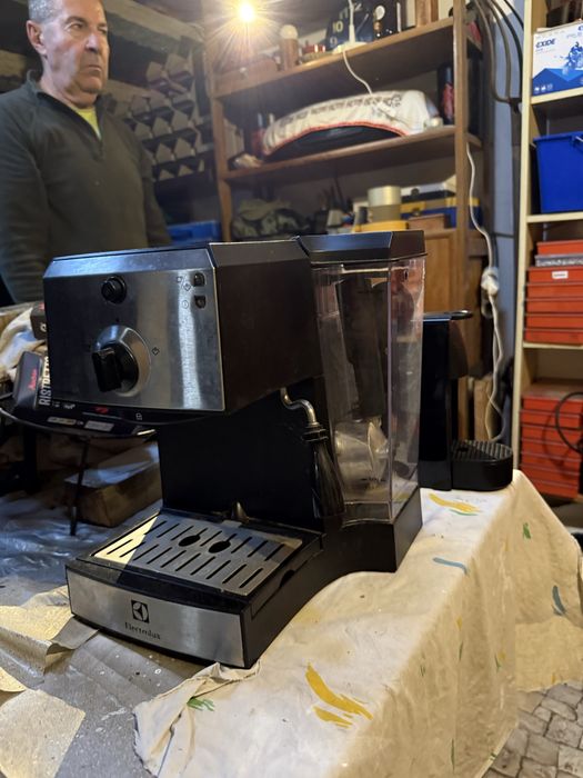Máquina de café expresso Eletrolux