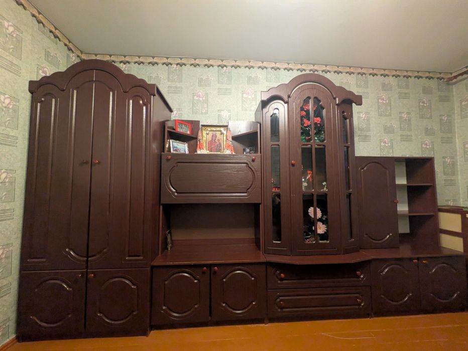 Продам стінку у вітальню