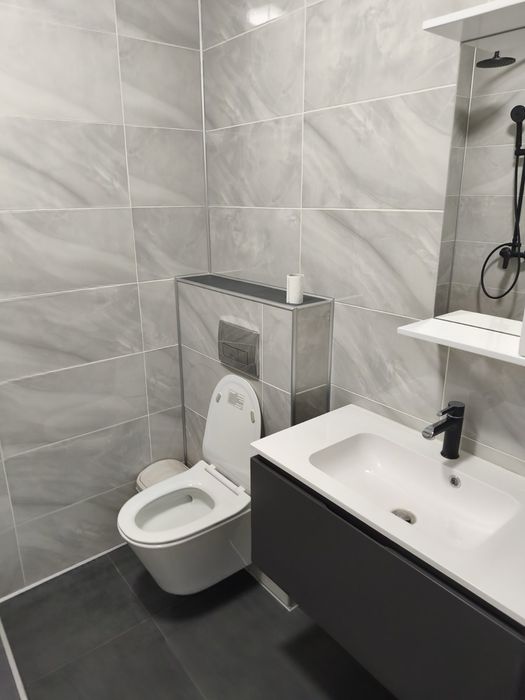 Здається 1 к квартира 42 кВ.м.