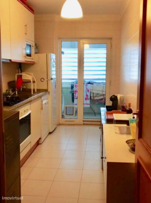 Quarto - localizado em Lumiar Lisbon