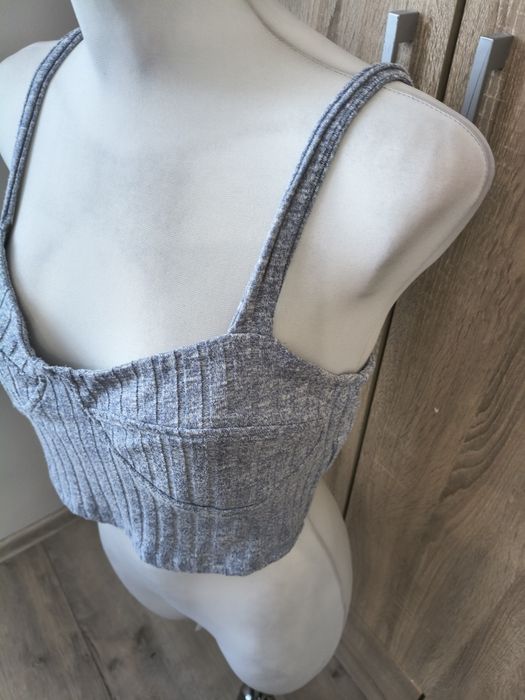 Crop top damski.
