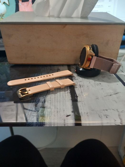 Smartwatch Samsung Galaxy Watch (R810) złoty róż  UŻYWANY