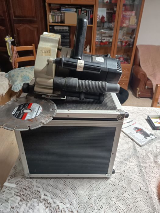 Máquina de abrir roços