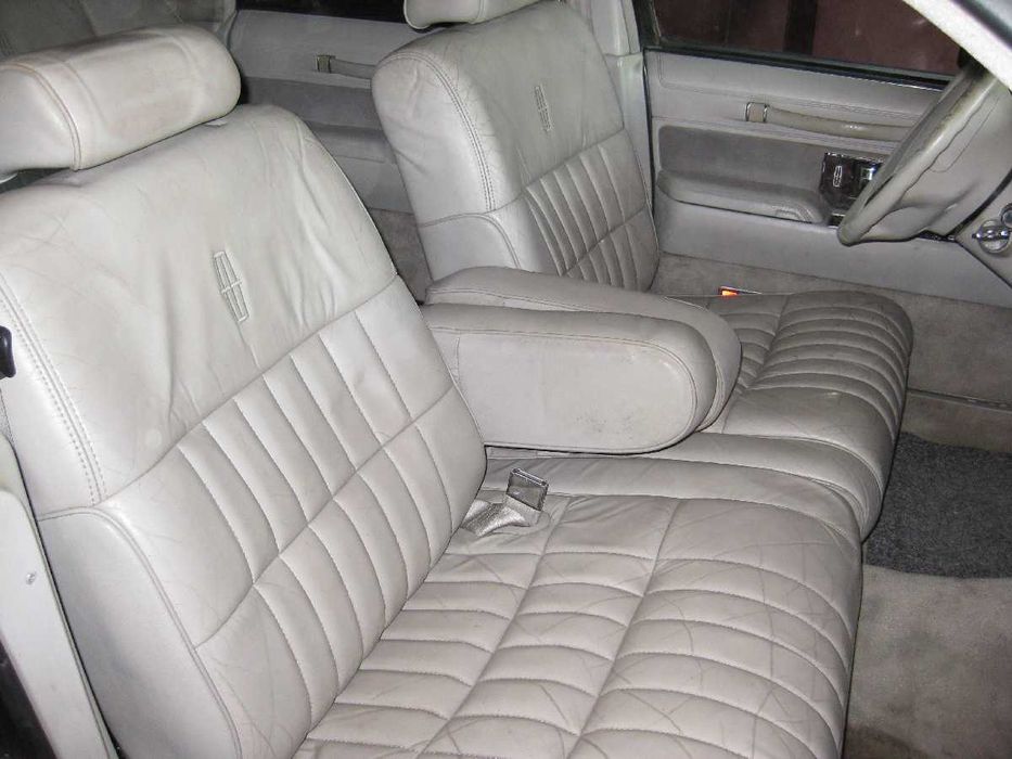 lincoln town car 1992 4.6 вишневый не на ходу