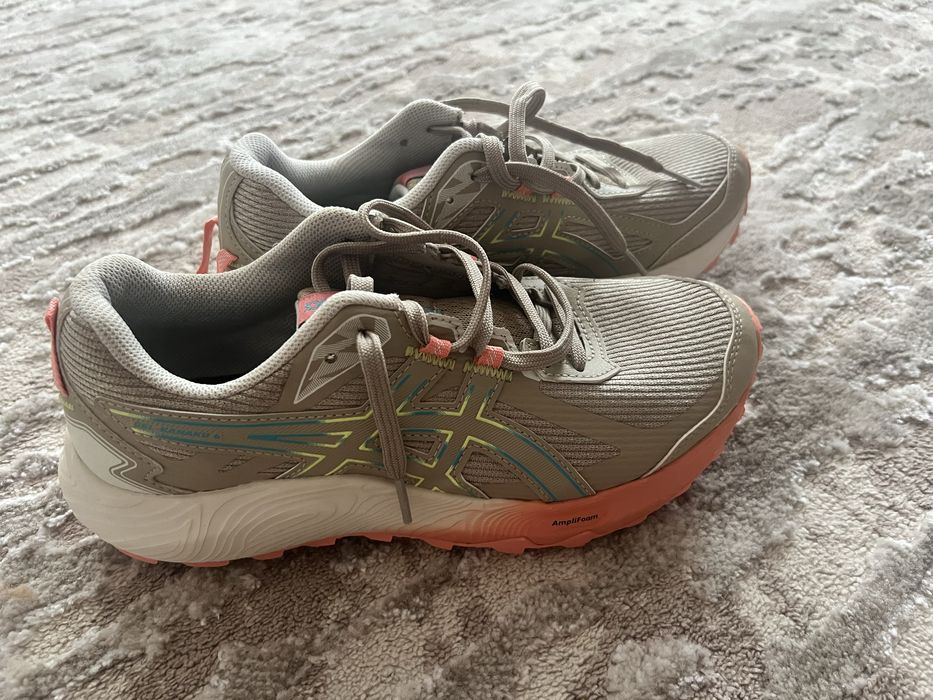 Жіночі кросівки Asics Gel-Kanaku 6