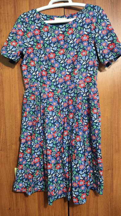 Гарне жіноче плаття