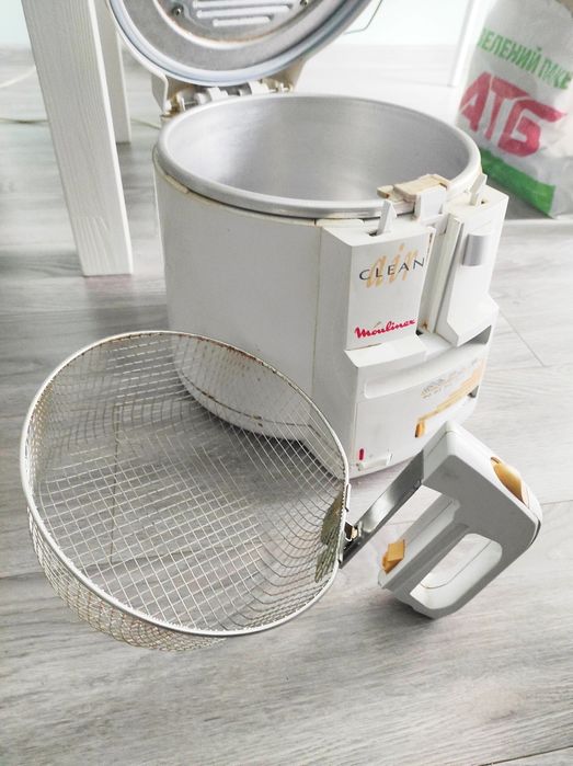 Фритюрниця Moulinex Clean 2000w