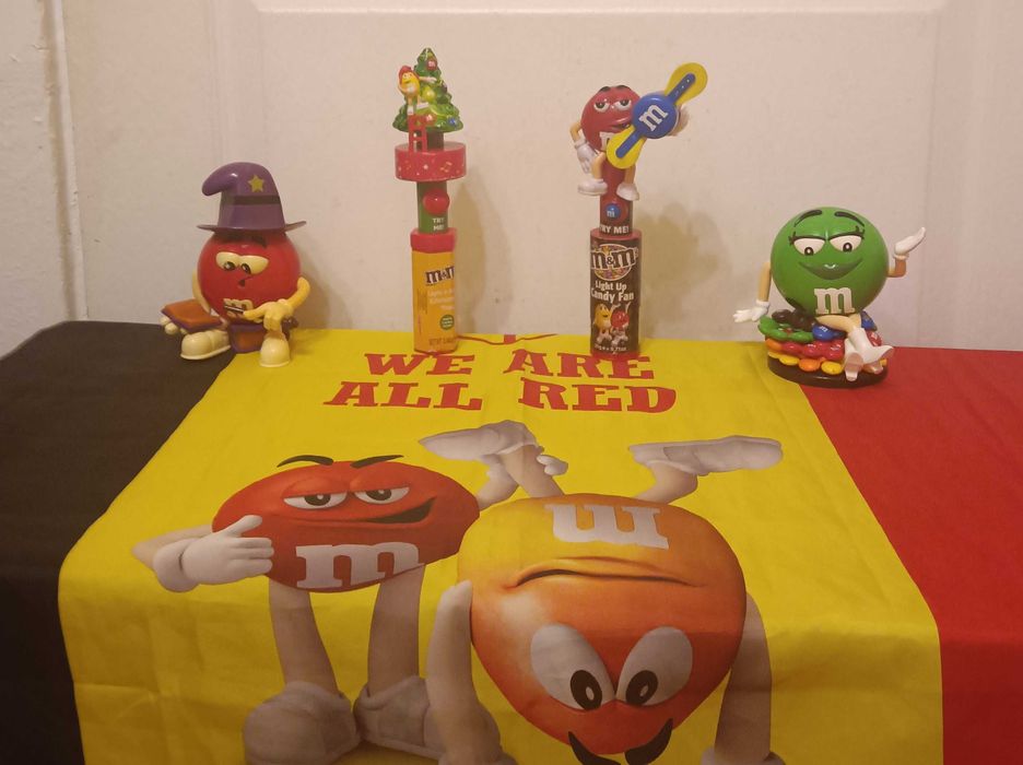 Игрушка диспенсер ММS