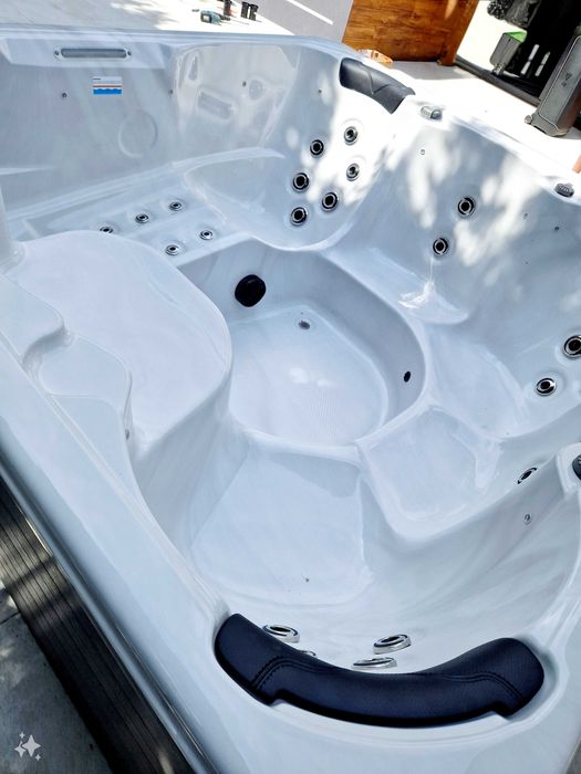 Jacuzzi ogrodowe SPA Balboa 220x220 cm Akryl. Kompletne pokrywa schody