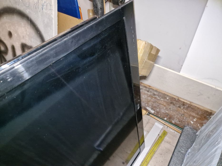 Telewizor LG 42LW4500 + uchwyt na ścianę