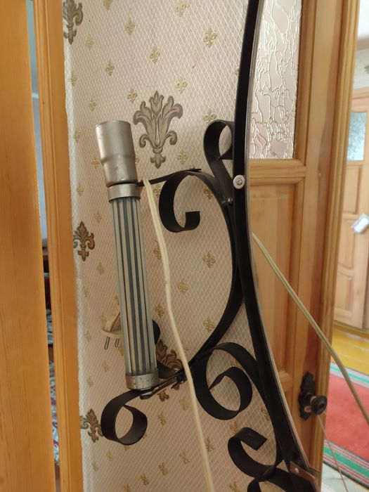 Зеркало с под светкой двух ламп .Ретро .