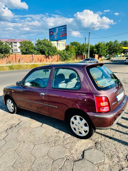 Ниссан Микра  2001 г.в.