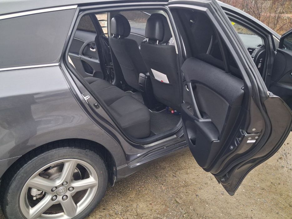 Продам тойота авенсіс