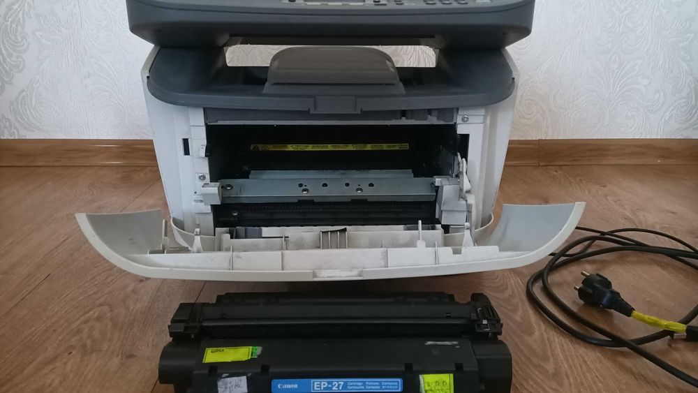 Canon MF3228 Багатофункціональний лазерний пристрій (МФУ)