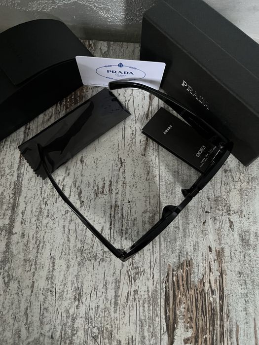 Сонцезахисні Окуляри Prada