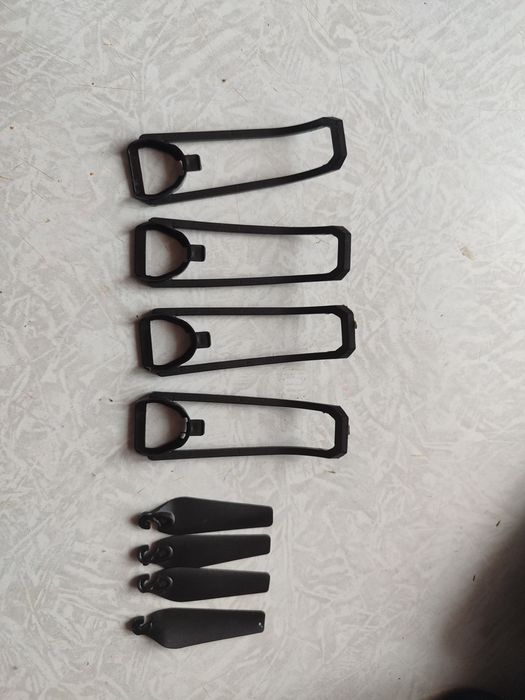 Дрон з кейсом для розваг