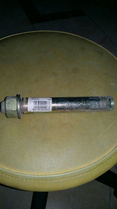 Анкер дворозпірний з гайкою