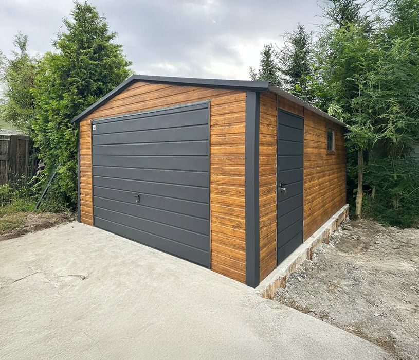 Garaż jednostanowiskowy 4x6 m - Dach dwuspadowy, Brama uchylna, Drewno