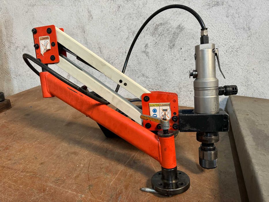 Máquina de roscar pneumática