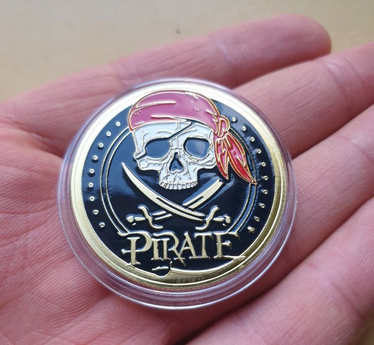 Emaliowany medal piraci wyspa skarbów jolly roger