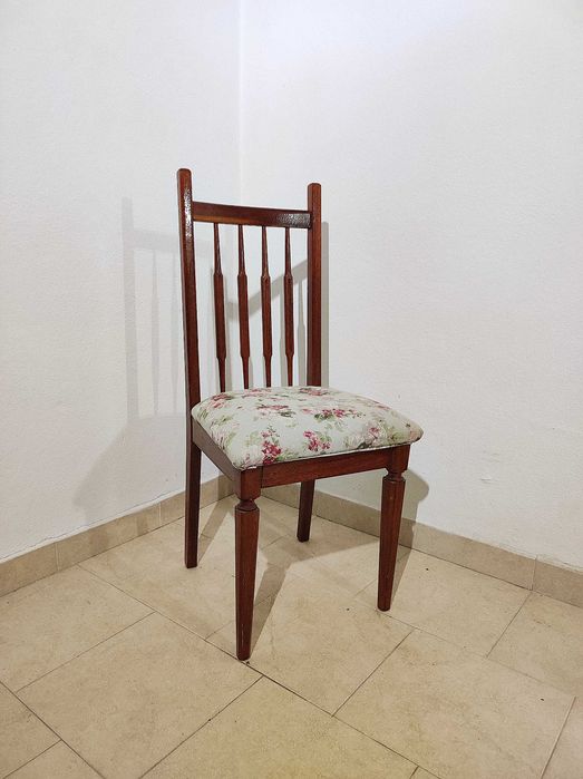 Mobília quarto madeira cama mesa cabeceira cómoda escrivaninha cadeira