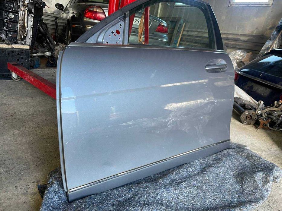 Дверь передняя левая водителя Mercedes W204 дверка передня ліва