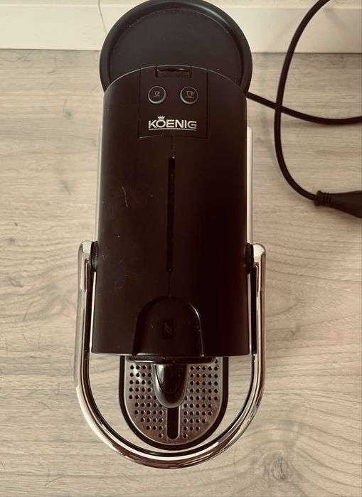 Cafeteira Nespresso Essenza Mini (KOENIG) – como nova