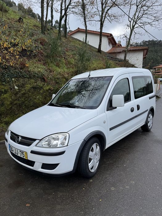 Opel combo 1.3cdti 5 lugares