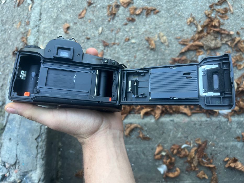 Minolta 300 si Sigma zoom Фотоапарат повністю справний