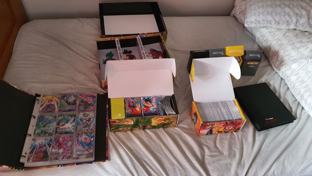 Cartas Dragonball Super Card Game com ultimate box e acessórios
