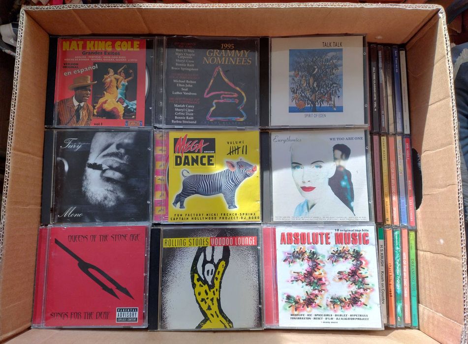 Płyty CD 5 kartonów 1100 sztuk