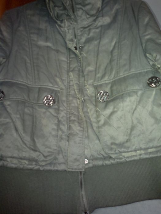 Куртка короткая бомбер ветровка оливковая оливкового цвета. S