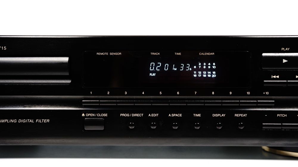 Zaawansowany odtwarzacz CD DENON DCD-715 DAC 18-bit Burr-Brown PCM61P