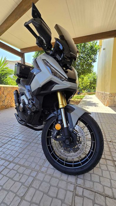 Honda X-ADV 750 Modelo 2025 (04/2025) – Full Extras | SC Project | Top Case GIVI | Impecável