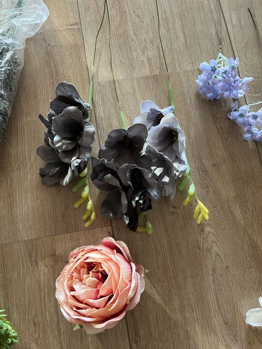 Штучні квіти, головки, пластикові букети