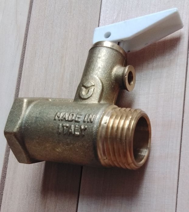 Запобіжний клапан для бойлера (водонагрівача) 1/2", новий