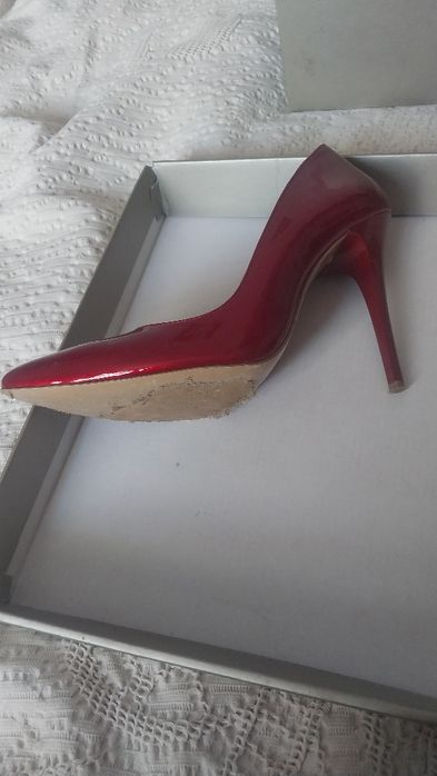 Туфлі вишневі гарні